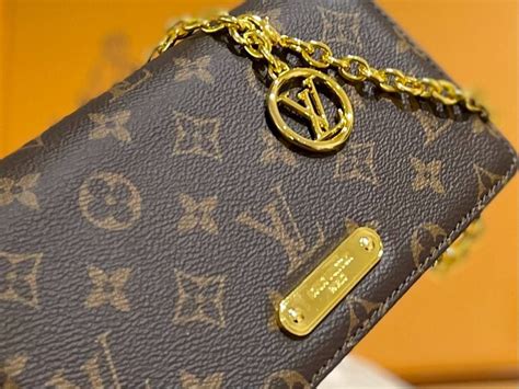 lv woc lily|louis vuitton wallet with chain.